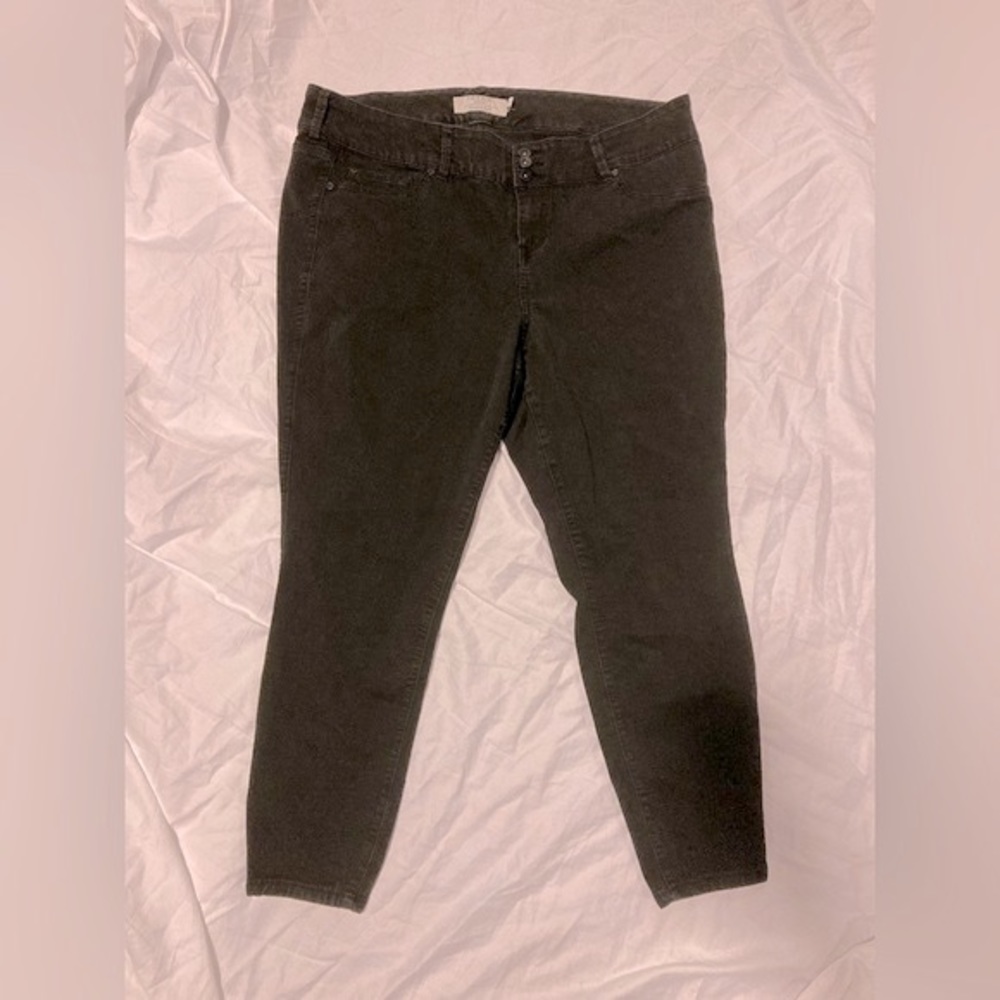 Torrid 22R black denim jeggings